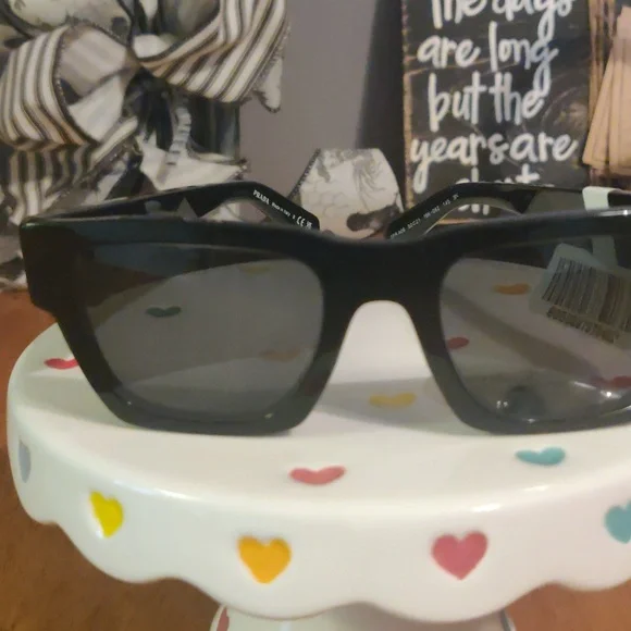 Prada NWT Sunglasses Retail 517 - Picture 9 of 13